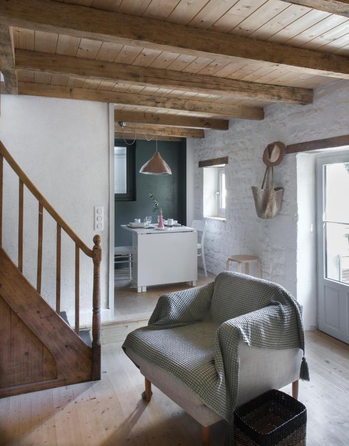 Gite Du Presbytere Port D'Envaux, Ravissante Maison De Charme 외부 사진