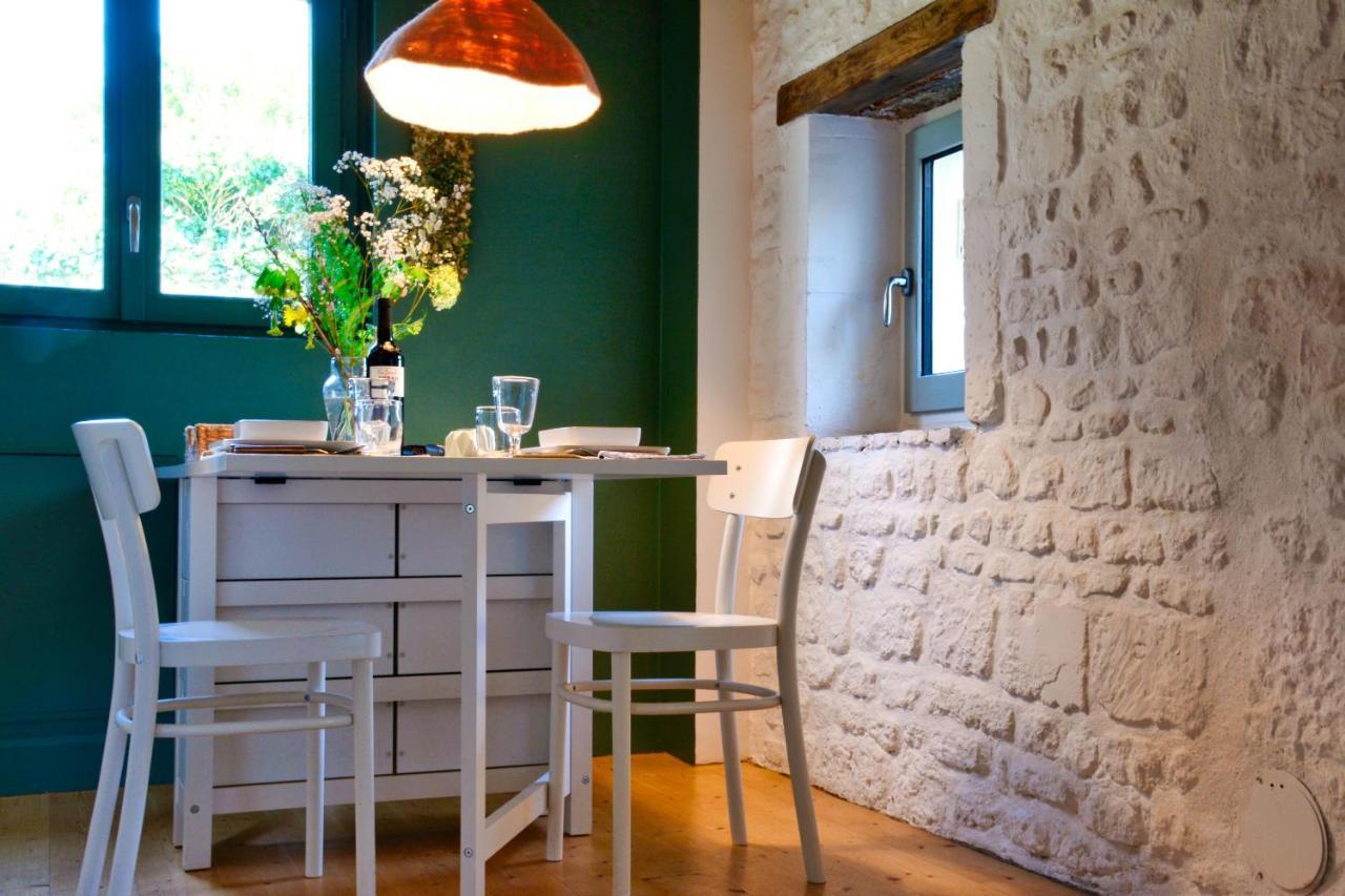 Gite Du Presbytere Port D'Envaux, Ravissante Maison De Charme 외부 사진