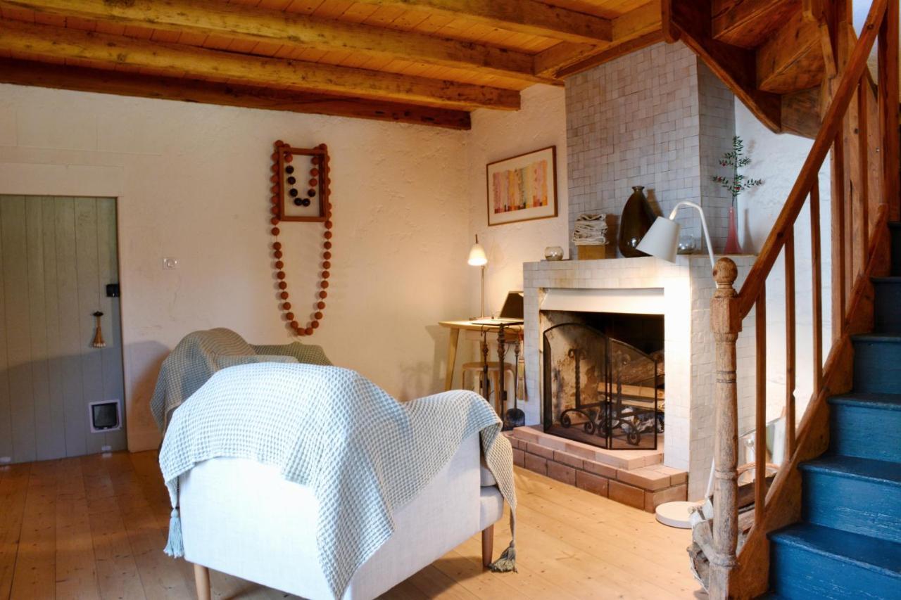 Gite Du Presbytere Port D'Envaux, Ravissante Maison De Charme 외부 사진
