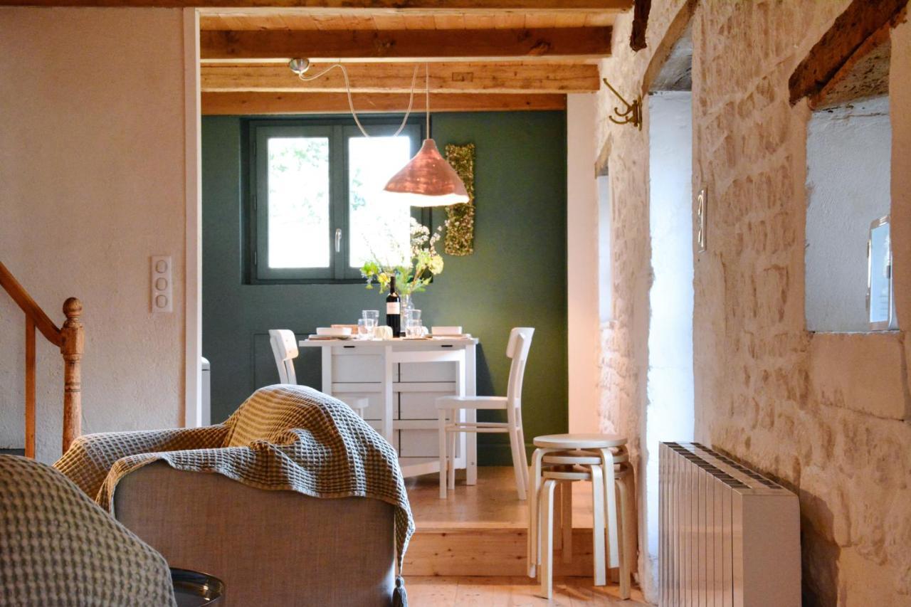 Gite Du Presbytere Port D'Envaux, Ravissante Maison De Charme 외부 사진