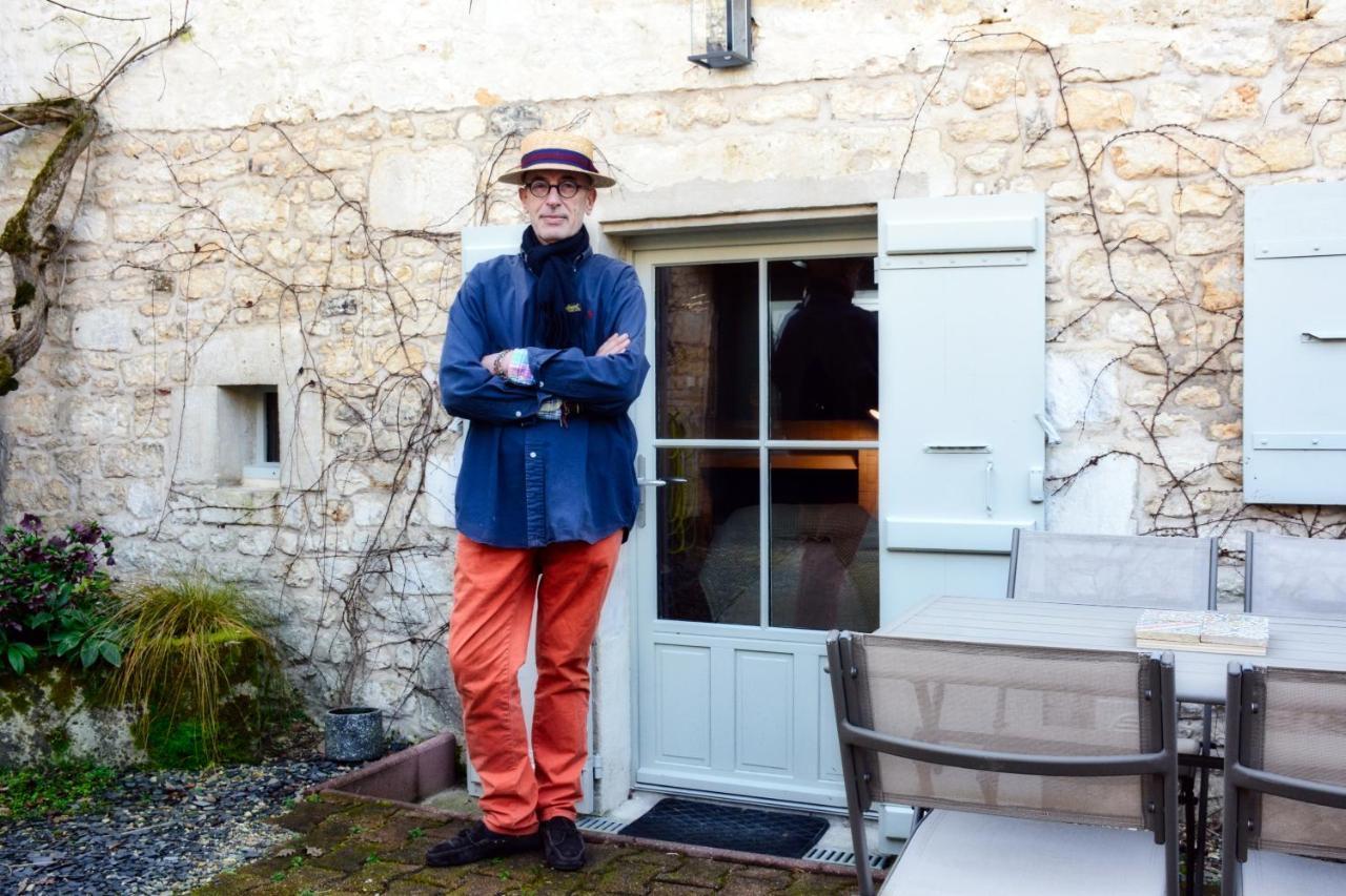 Gite Du Presbytere Port D'Envaux, Ravissante Maison De Charme 외부 사진