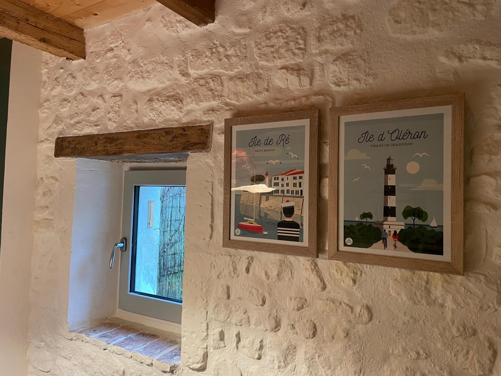 Gite Du Presbytere Port D'Envaux, Ravissante Maison De Charme 외부 사진